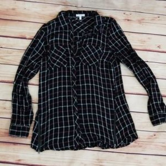 Like New Maurices Black plaid shirt with snaps - Picture 6 of 7